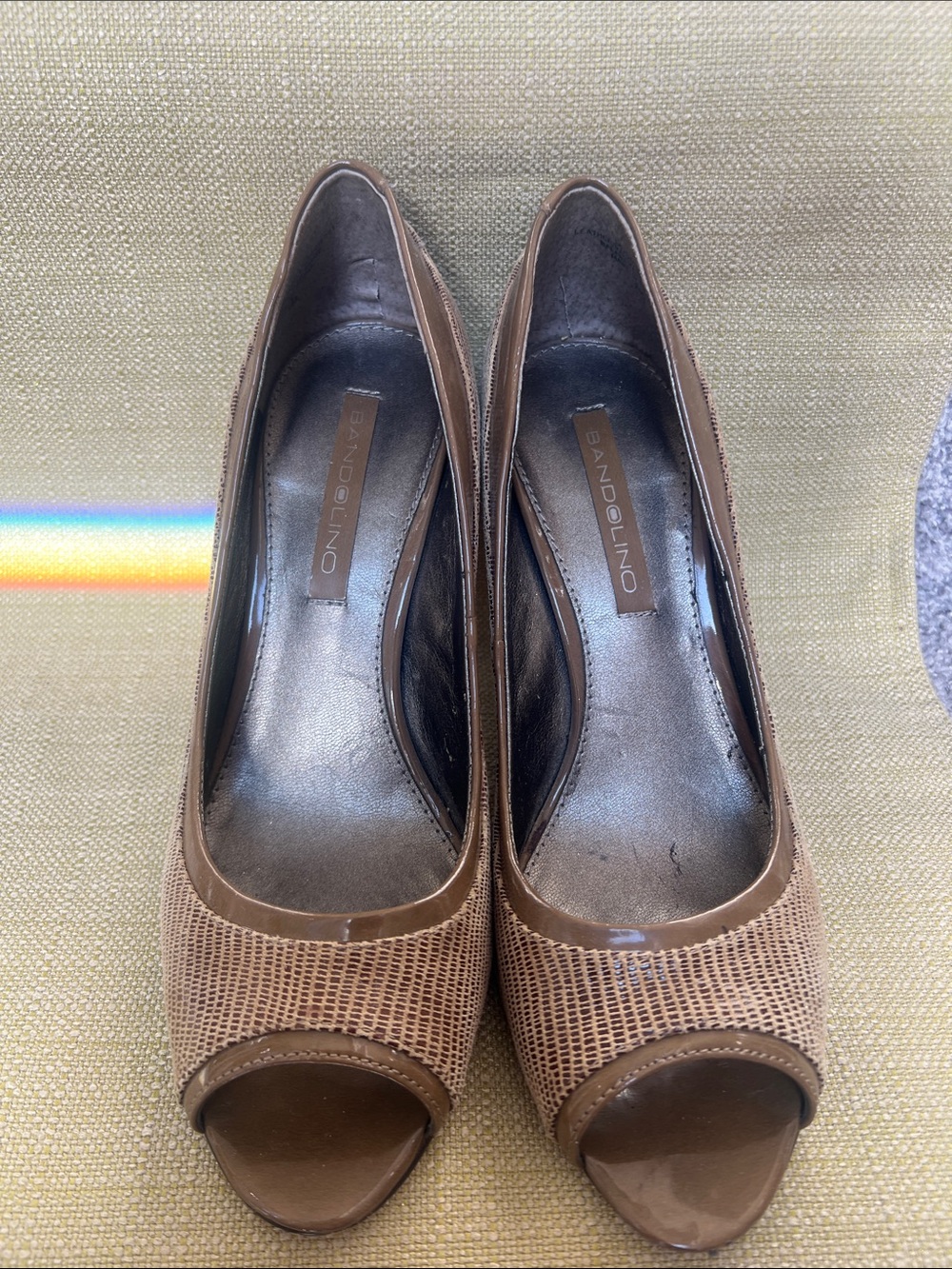 Bandolino Sz 7M Tan/Brown Peep-Toe Heels